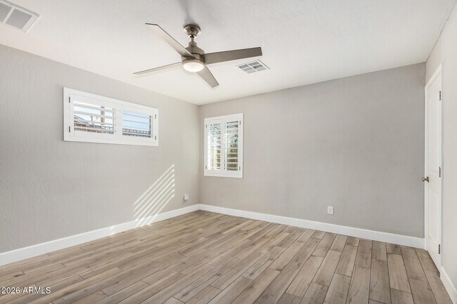 Building Photo - 429 W Flower St