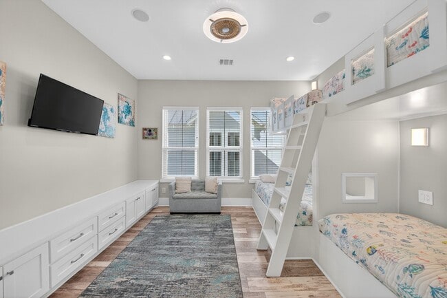 Building Photo - 3815 Seabreeze Ln