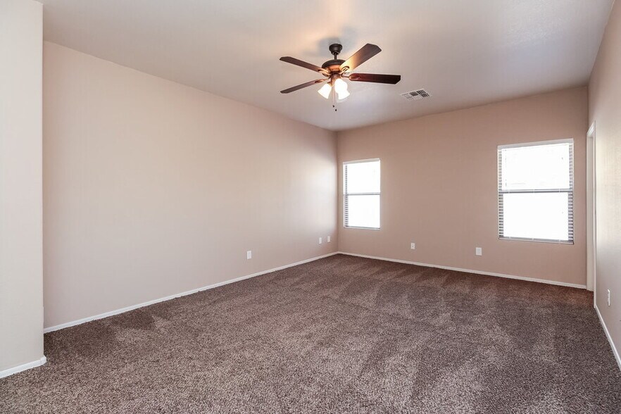 Building Photo - 2924 W Allens Peak Dr