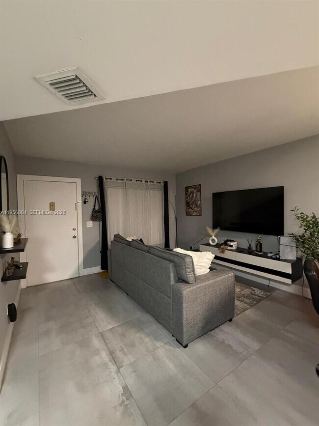 Building Photo - 15354 SW 72nd St