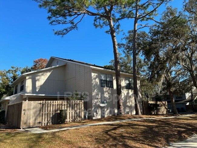 Primary Photo - 4562 Lighthouse Cir