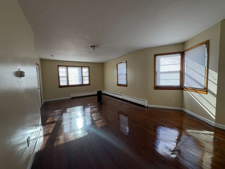 Building Photo - 93 Wharton Pl