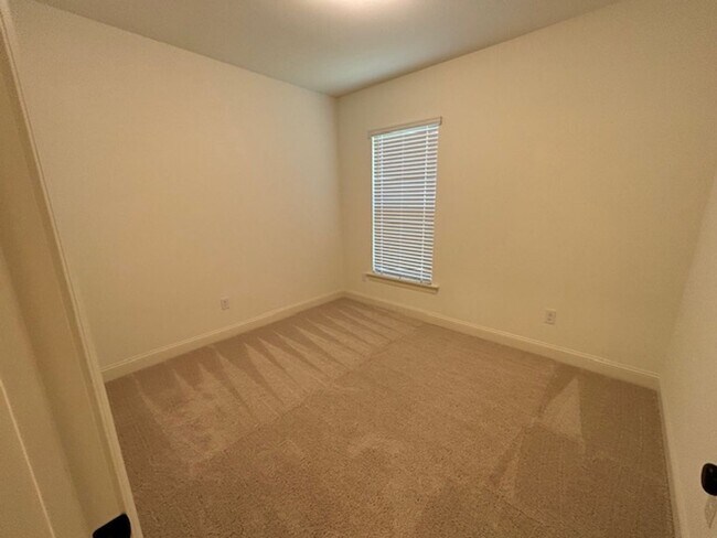 Building Photo - Prairieville on Queen Street