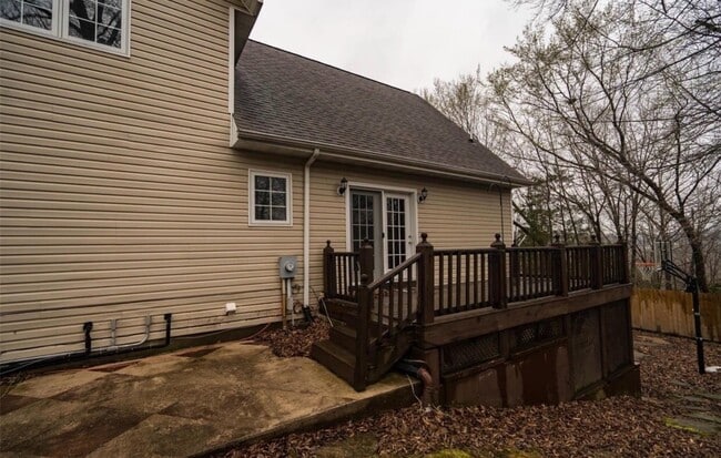 Building Photo - *~*Gorgeous Home, Located in Waynesville*~*