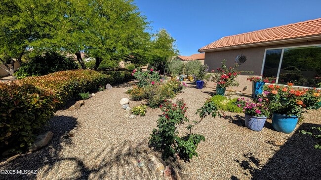 Building Photo - 37248 S Golf Course Dr