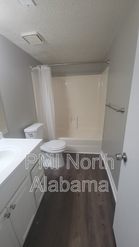 Building Photo - 906 Candlewood Dr NW