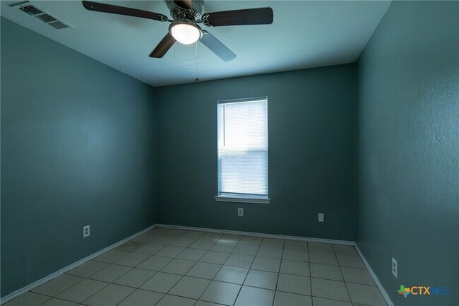 Building Photo - 1601 Benttree Dr