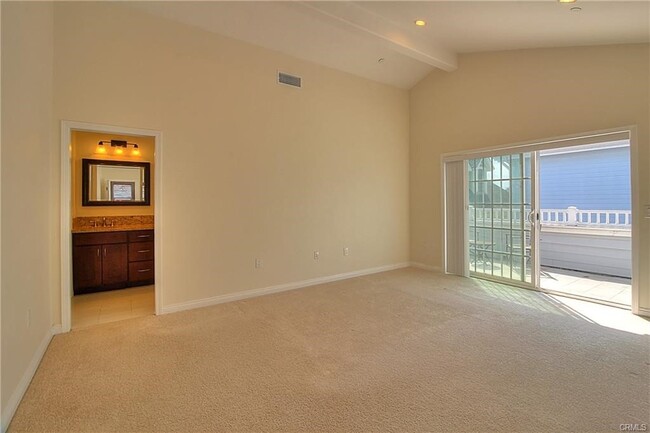 Building Photo - 2110 Arlington Ave
