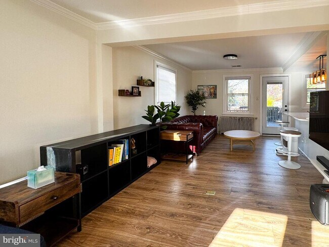 Building Photo - 10712 Warwick Ave