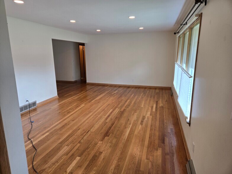 Living room - 17570 Lucy Cir