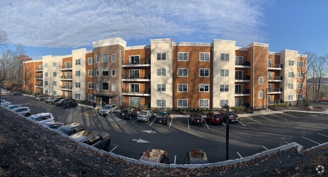 Building Photo - Sunset Ridge at Totowa