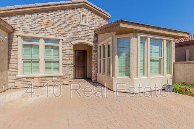 Building Photo - 4652 E Donato Dr