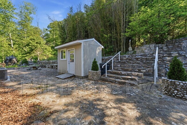 Building Photo - 62 Terry Rd