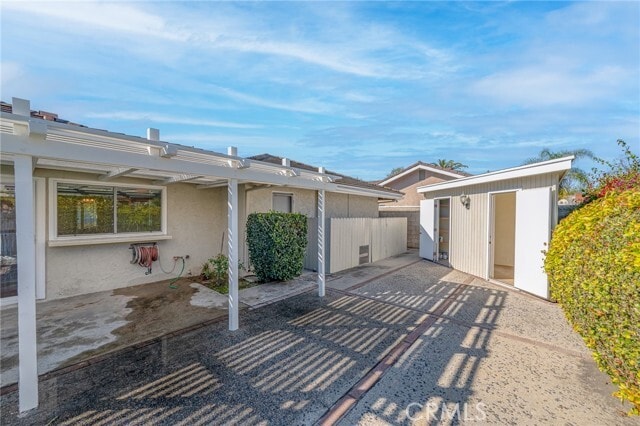 Building Photo - 157 Christina St