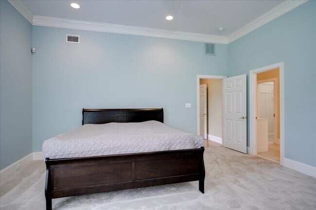 Building Photo - 163 Dumbridge Rd