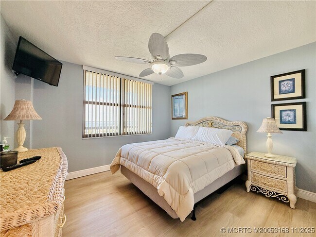 Building Photo - 10680 S Ocean Dr