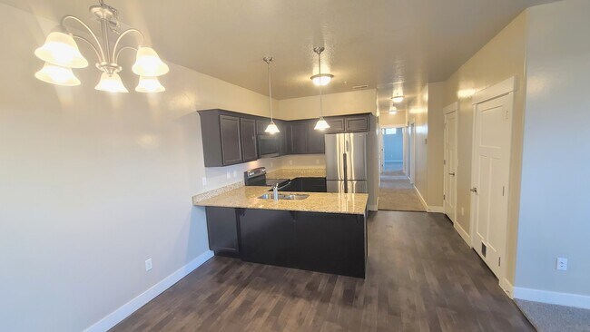 Shared Kitchen, dining & hallway - 74 Silver Springs Drive