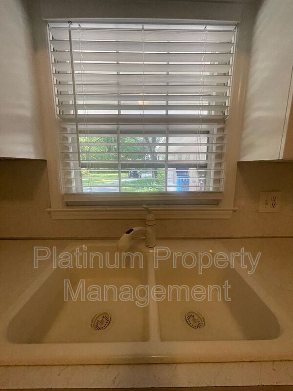 Building Photo - 224 Cold Creek Dr