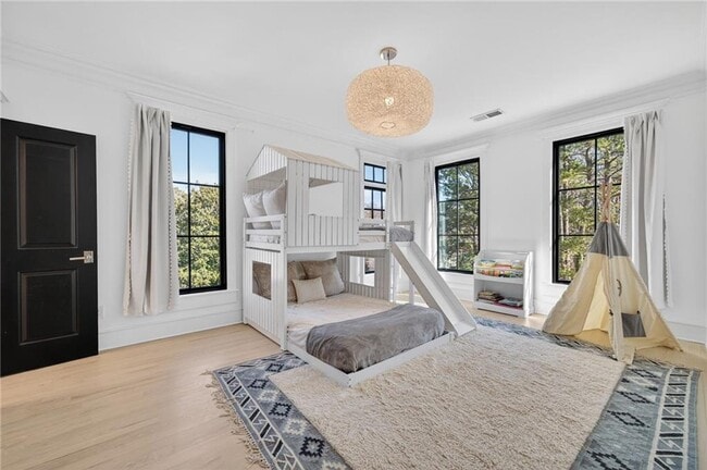 Building Photo - 1812 Wellbourne Dr NE