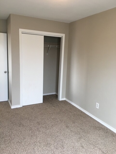 Bedroom 3 - 404 S Texas Dr