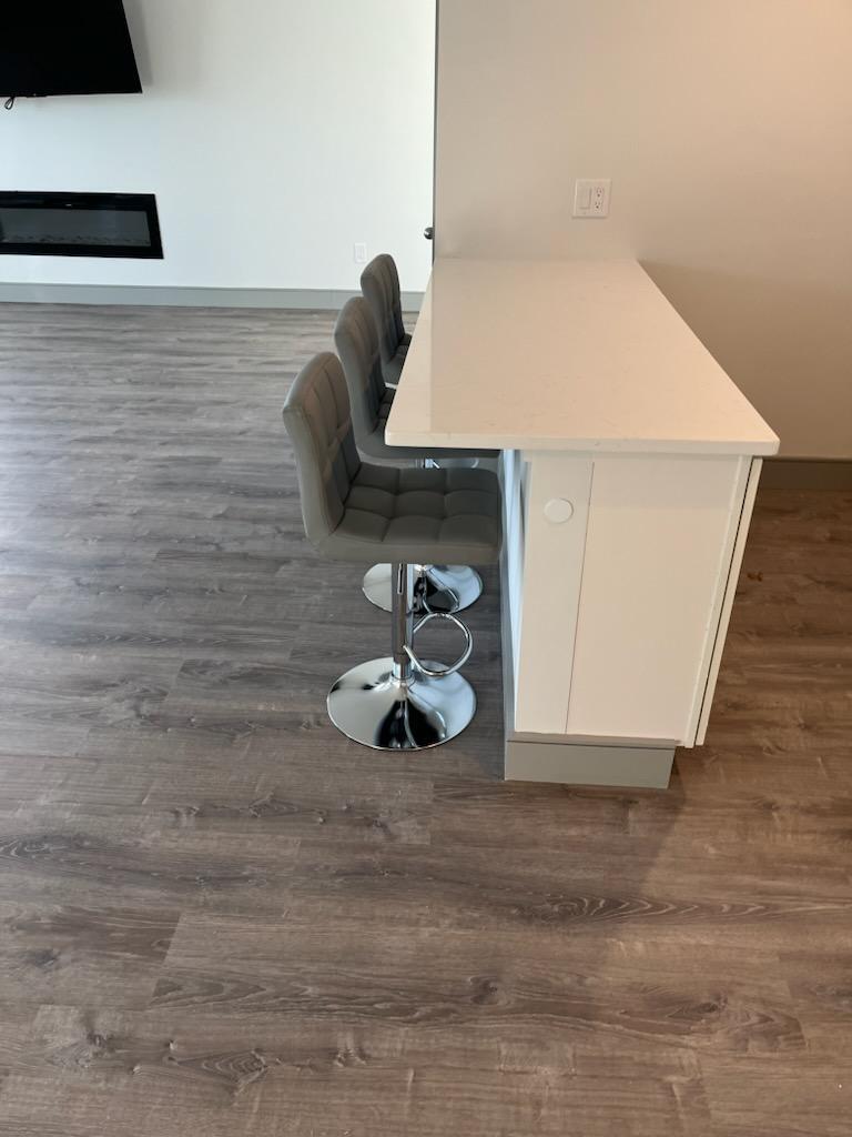 Building Photo - 522 Bridge St