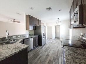 Building Photo - 185 SW Exmore Ave