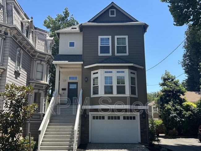 Primary Photo - 519 8th St