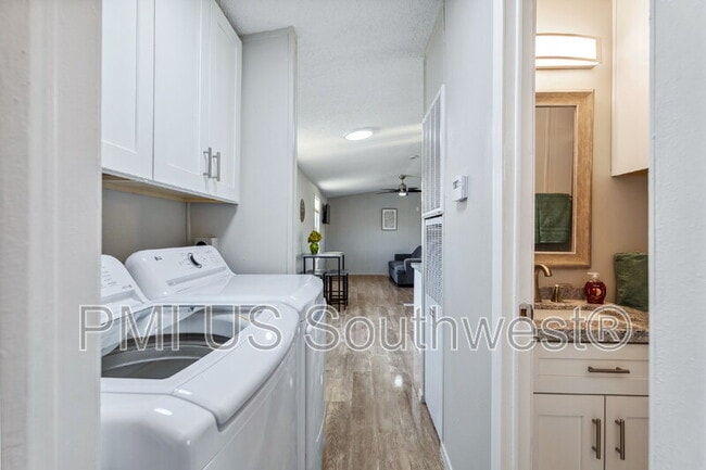 Building Photo - 437 Riverfront Dr