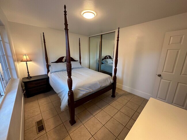 Building Photo - 225 Hunter Lake Dr