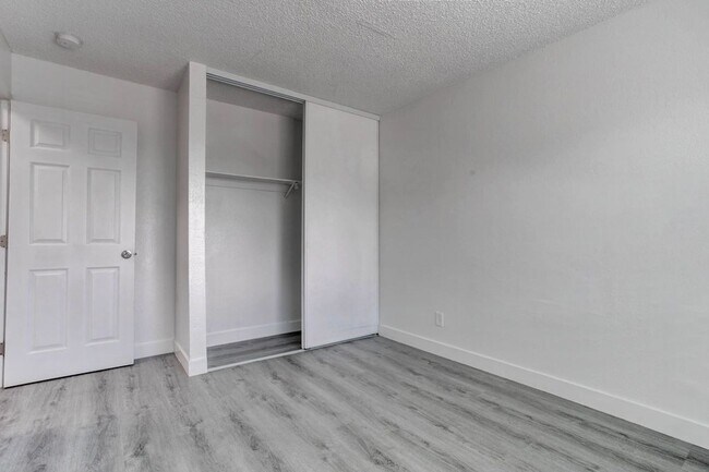 Building Photo - 921 Snug Harbor St