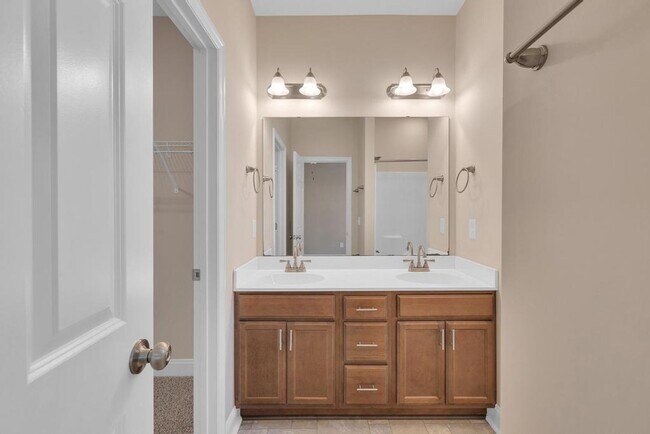 Building Photo - 148 Broadleaf Dr