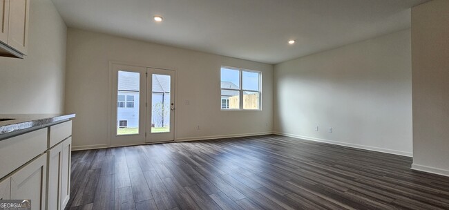 Building Photo - 304 Hynes Dr