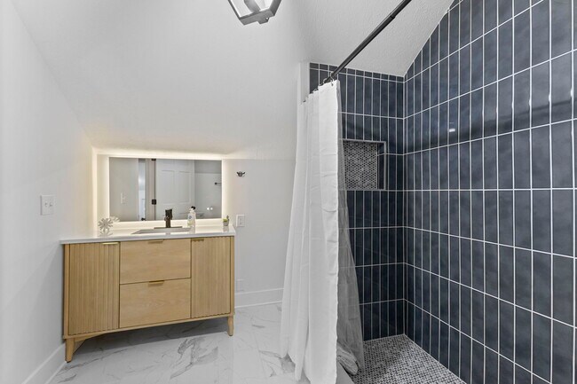 Building Photo - 3750 Totem Ln