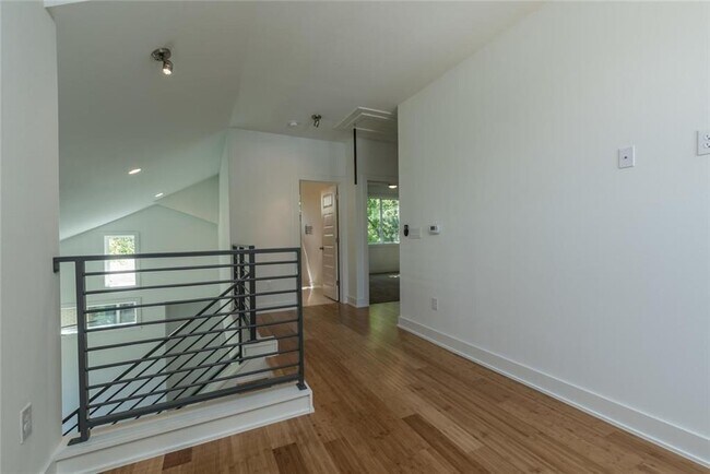 Building Photo - 1403 Arcadia Ave