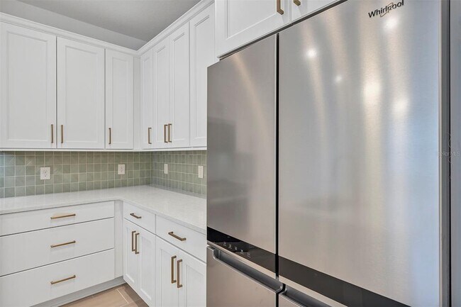 Building Photo - 1851 Pinecliff Dr