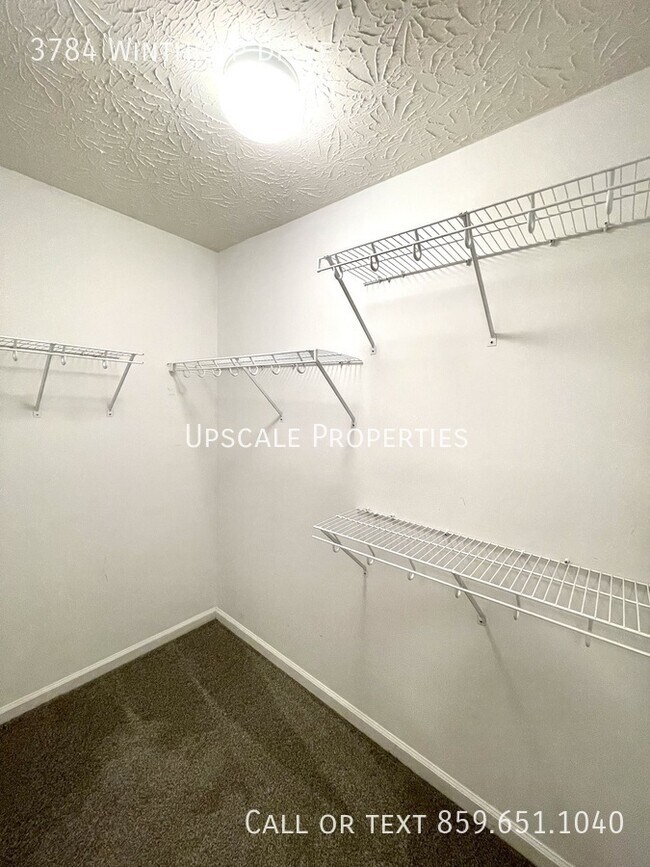 Building Photo - 3784 Winthrop Dr