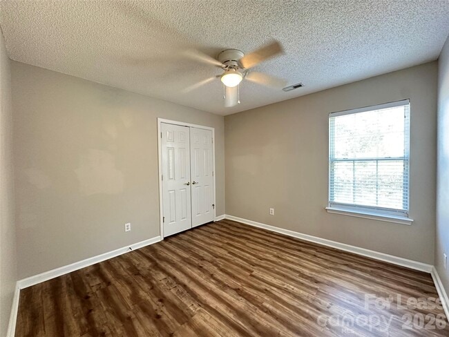 Building Photo - 5650 Berry Ridge Dr