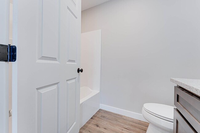 Building Photo - 3 Strafford Rd