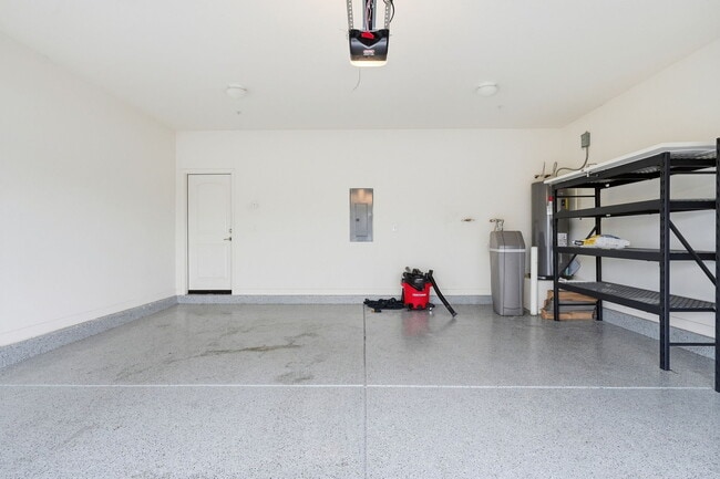 Building Photo - 1250 Abbey Ln