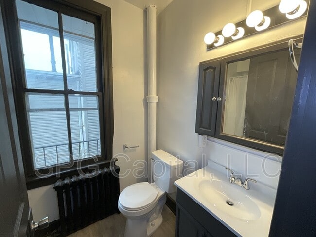 Building Photo - 649 W College Ave