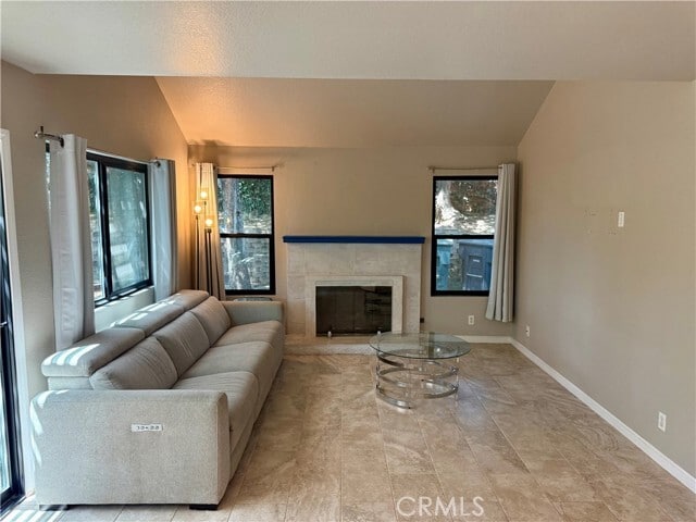 Building Photo - 2154 Glenview Terrace