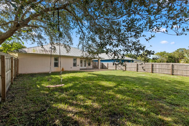 Building Photo - 5029 SE Jack Ave