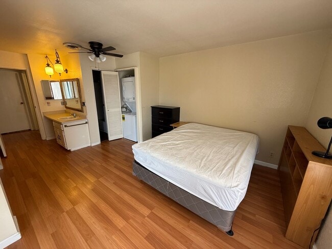 Building Photo - $1,500 / 1 Bed / 2 Bath Furnished Condo (Kailua Kona)