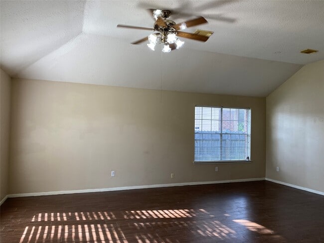 Building Photo - 4401 Egret Dr