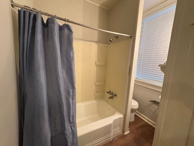 Building Photo - 1020 Adams St