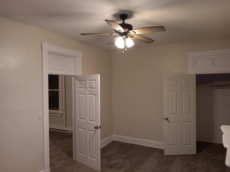 Building Photo - 2467 W McMicken Ave