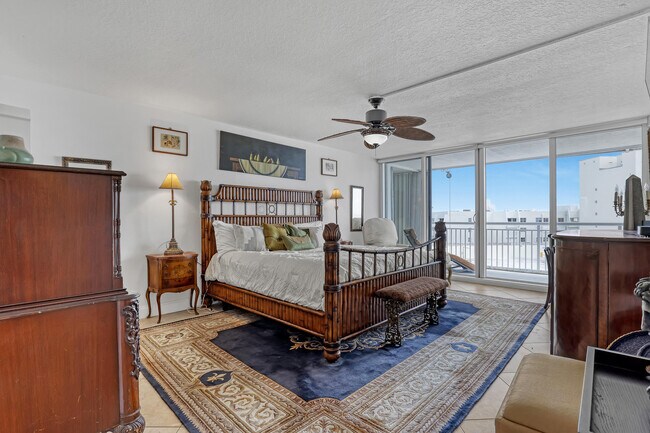 Building Photo - 3546 S Ocean Blvd