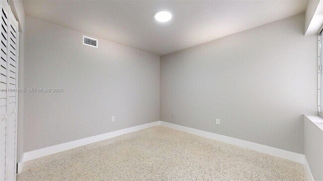 Building Photo - 426 NW 13th Ave