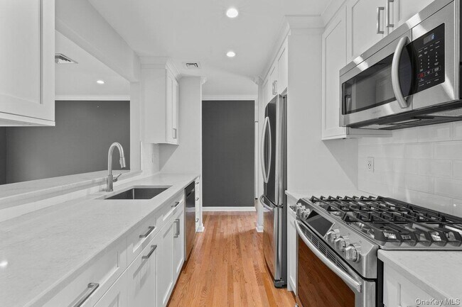 Building Photo - 5 Meadowlark Cir