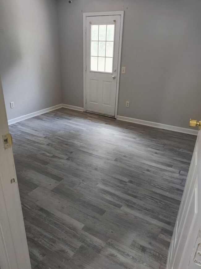 Building Photo - 1013 Co Rd 306